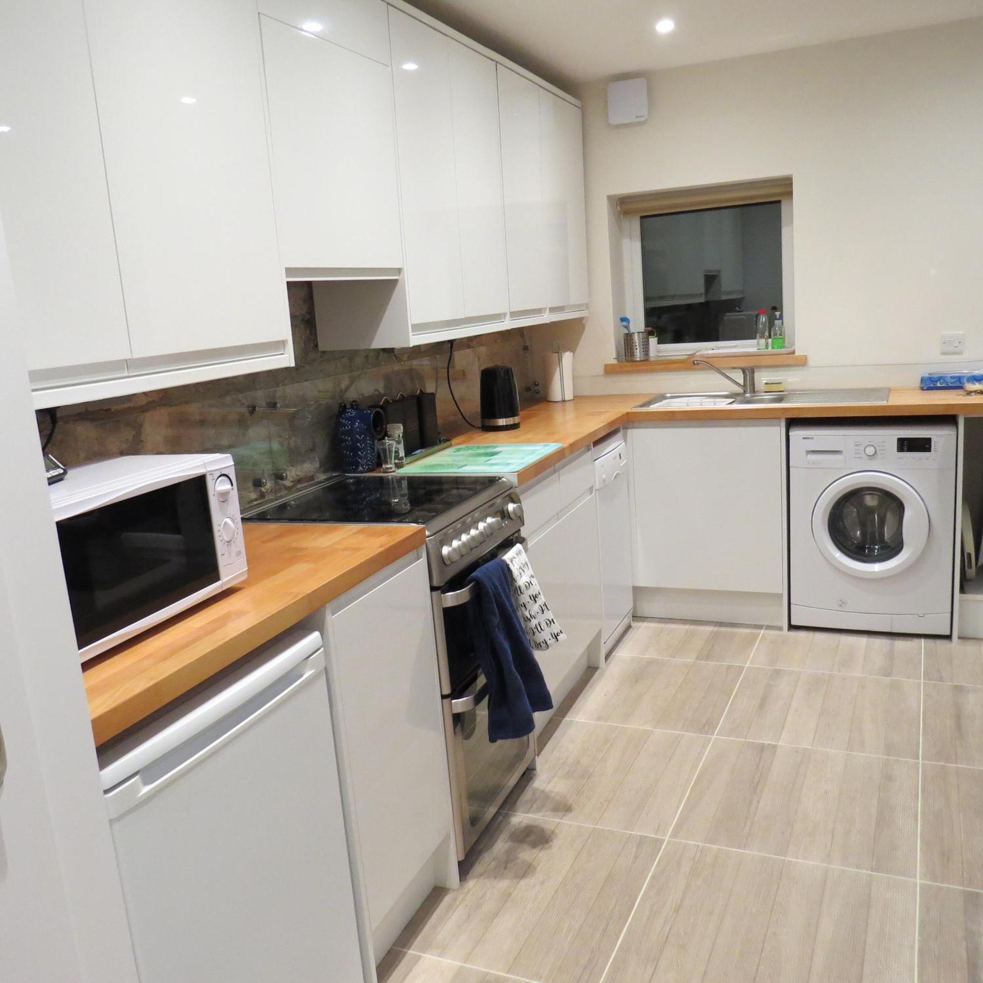 Frog Palace - Secure Parking-Outside Area-Topsham-Exeter-Beach-Chiefs-Wifi Bilik gambar
